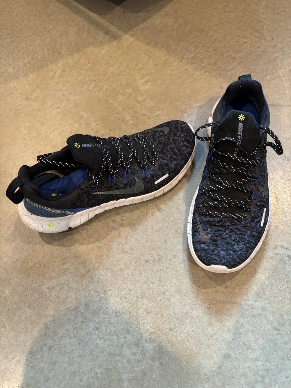 Nike Men’s Sneakers – Black with Blue Accents
